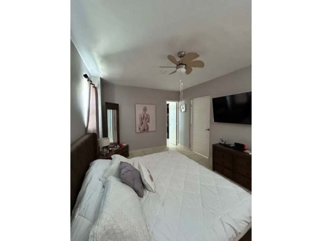 Spacious master bedroom split AC closet window PH Augusta Brisas del Golf