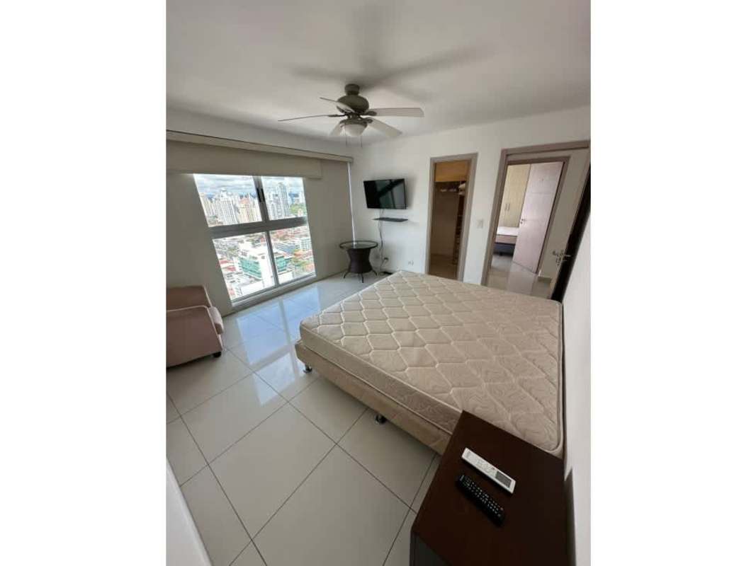 Granite kitchen with stainless steel appliances in PH Moon Tower Coco del Mar