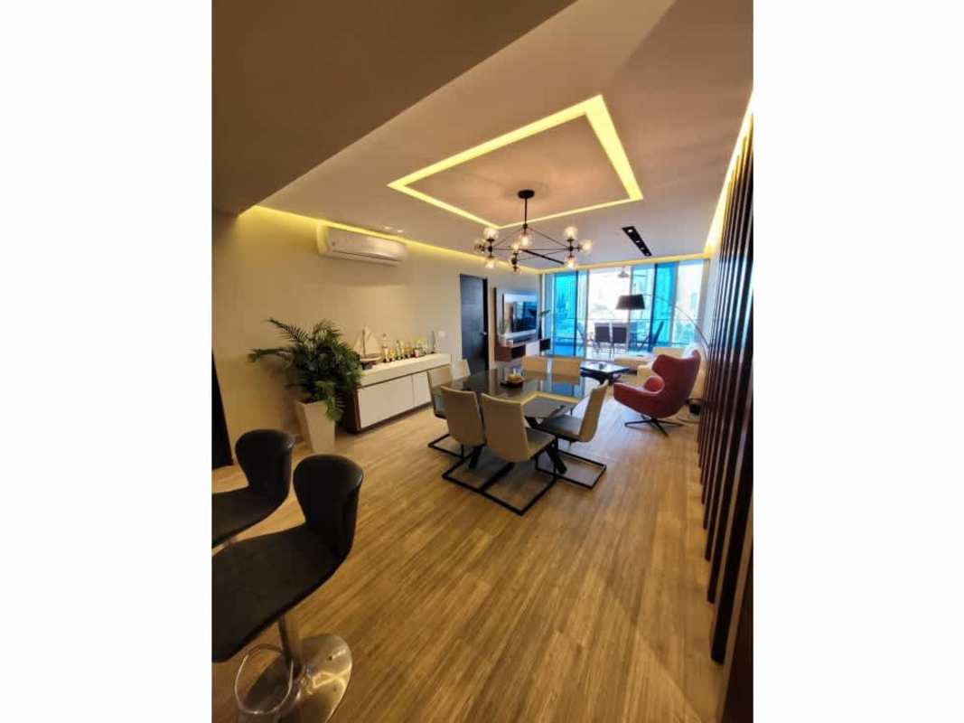 Infinity sky pool deck offering panoramic views of Panama skyline and Pacific Ocean PH Destiny Tower