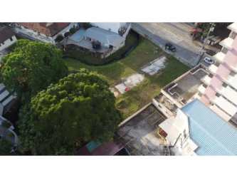 Vacant urban lot ready for construction in Panama City's commercial core