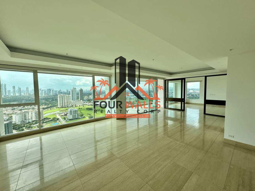 Elegant closed kitchen with quartz counters and Italian cabinets in luxury PH Solana Santa María Panama