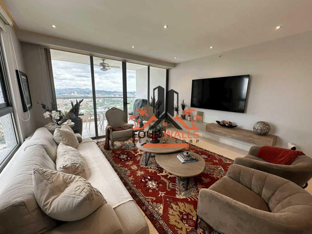 Spacious balcony with outdoor dining set and panoramic views PH Green View Panama