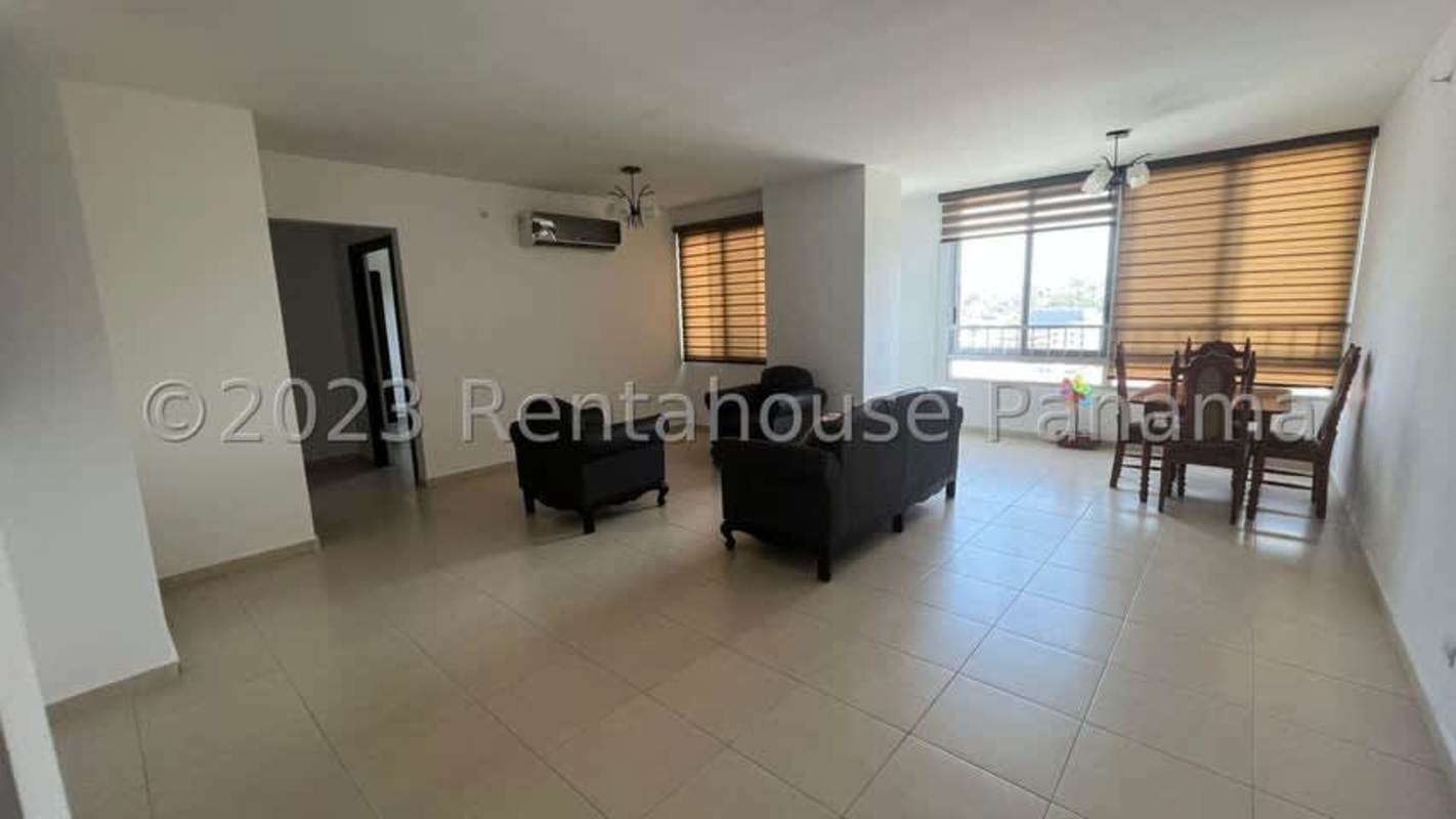 Spacious combined living and dining area with ceramic floors PH Vista Verde Panama