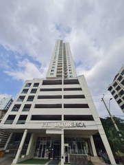 Apartment for Sale in San Francisco - 3 bedrooms