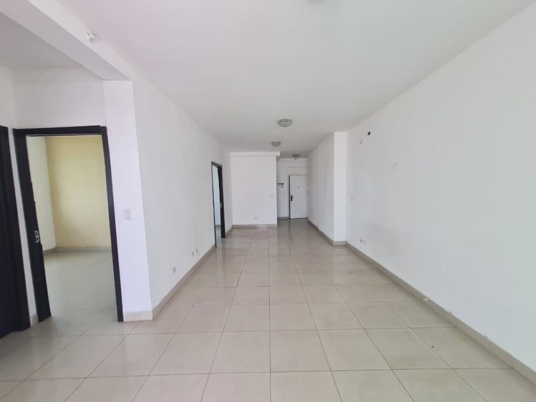 Bedroom featuring en-suite bathroom, neutral tones and tile flooring at PH Latorraca, San Francisco Panama