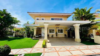 House for Sale in San Antonio - 3 bedrooms