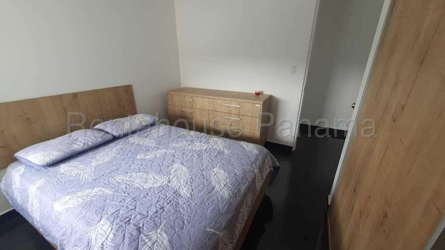 Private balcony overlooking Edison Park at Majestic Garden Betania Panama