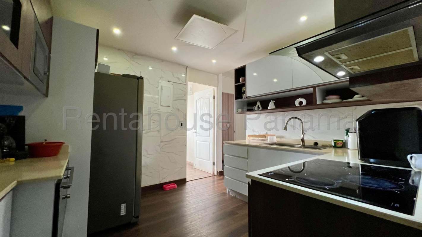 Modern kitchen with granite countertops, stainless steel appliances in PH Plaza Paitilla Punta Paitilla Panama