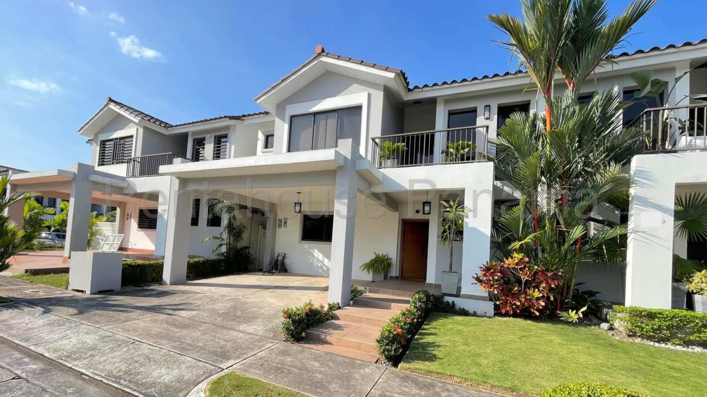 Outdoor terrace garden area ideal for BBQ family gatherings in Brisas del Golf Panama