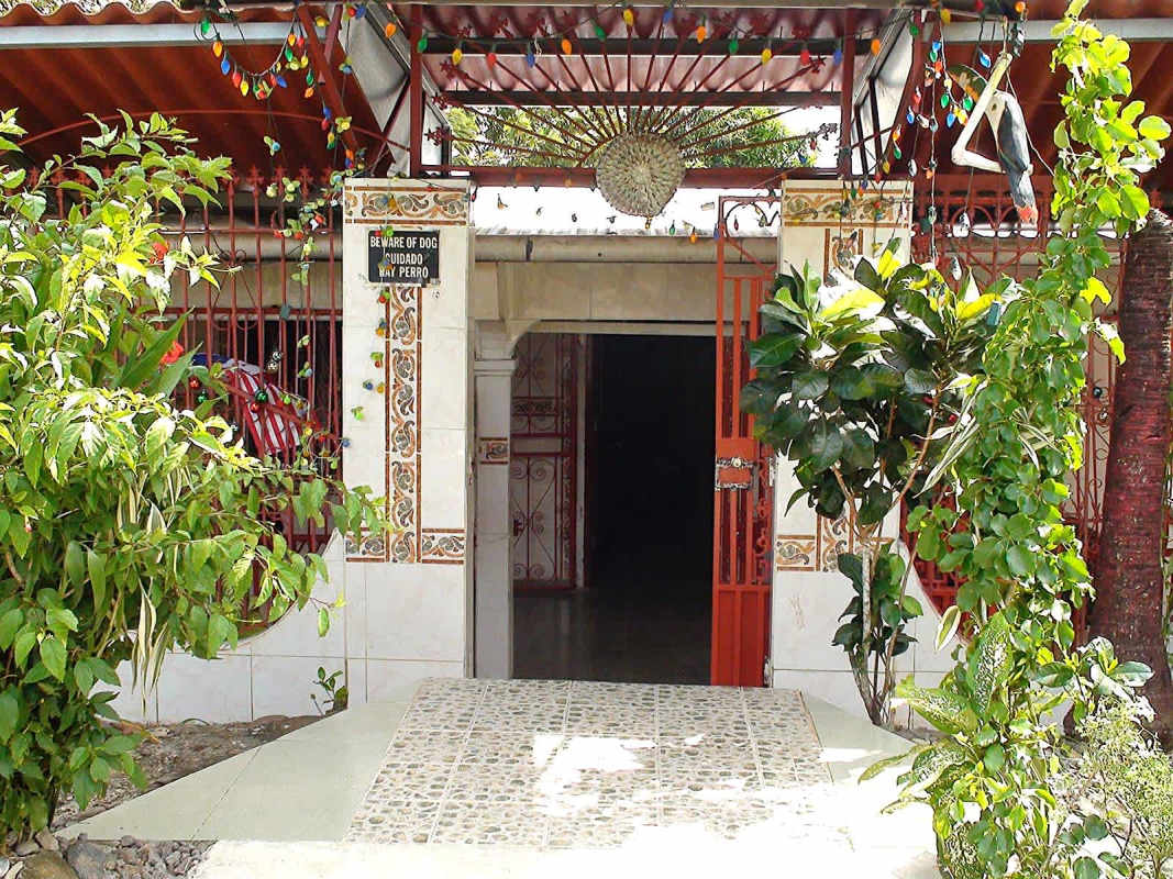 Rustic single story house with fence and yard in Chepo Panama