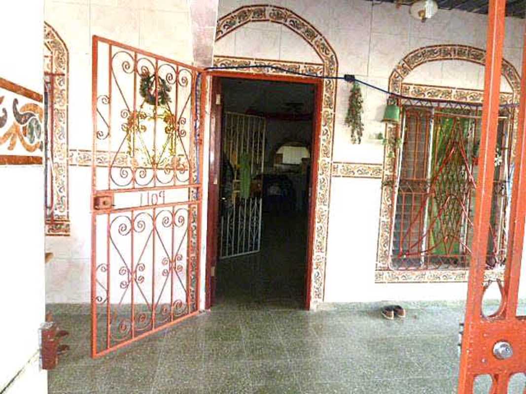 Gated property with tropical plants in Higuera Chepo large lot home