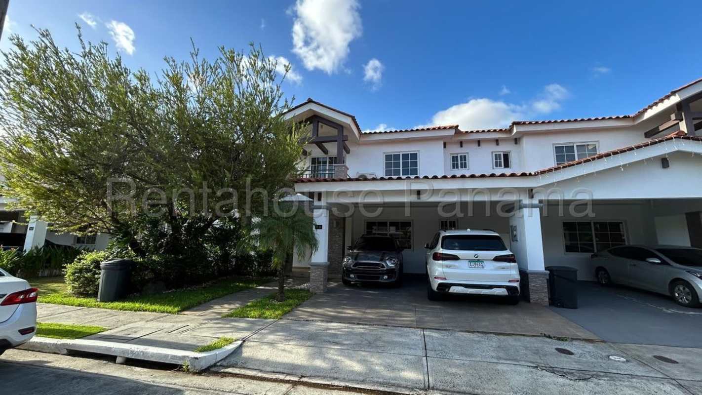 Exterior of Mediterranean style corner house at Quintas de Versalles gated community