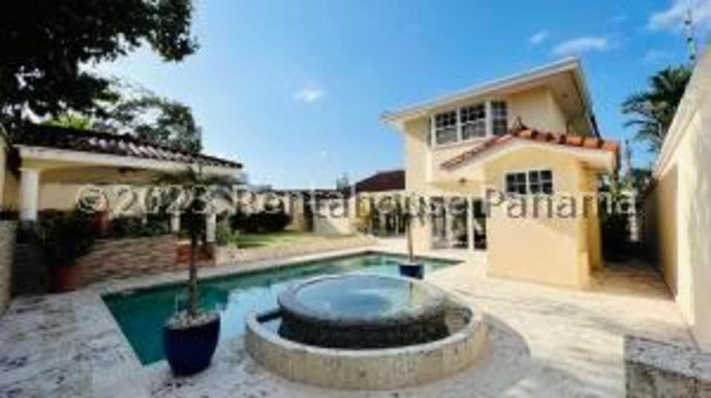 Remodeled Luxury Home with Pool Altos del Golf Panama