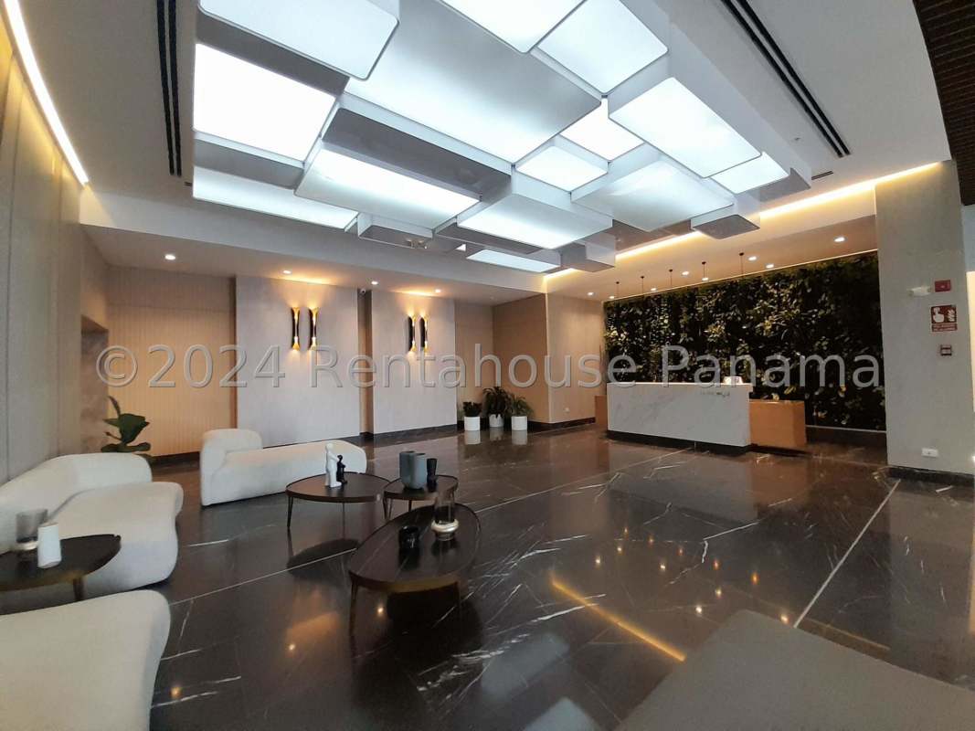 Balcony with panoramic city view in PH Luxor 400 El Cangrejo Panama City