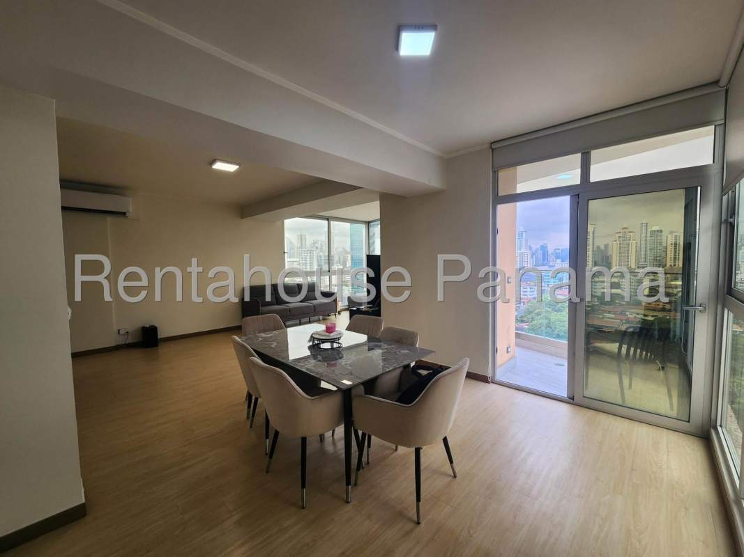Kitchen with granite counters and breakfast bar PH Moon Tower Coco del Mar Panama Apartment