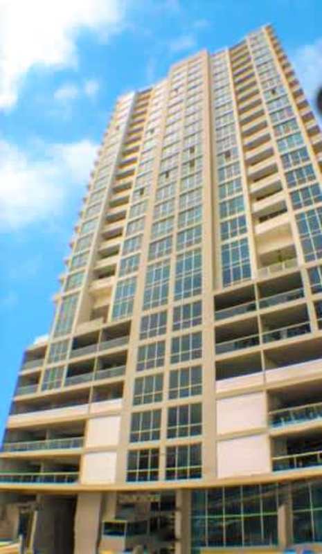 Swimming pool rooftop level at PH Quartier San Francisco with skyline city views
