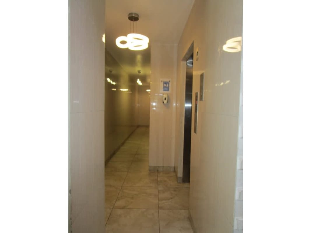 Modern 2BR Apartment in PH Central Park Tower Columbus