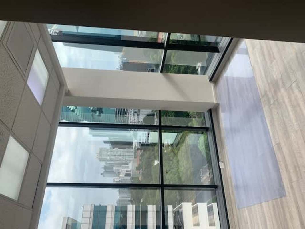 Private glass wall office rooms with city views PH ADR Tower Obarrio Panama City