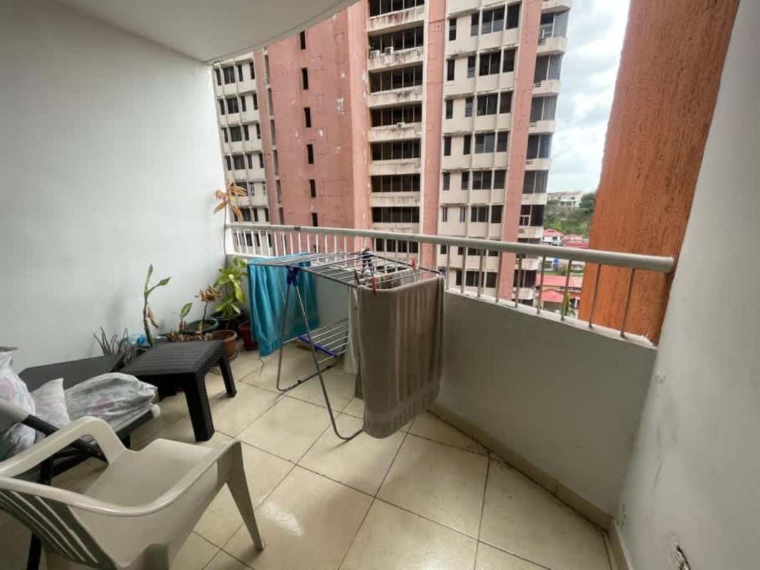 Bedroom offering minimalist decor with window curtains and air conditioning PH Royal Hills Tower II Panama
