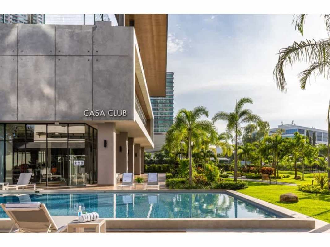 Outdoor rooftop tennis court overlooking Panama City from PH Costa del Mar