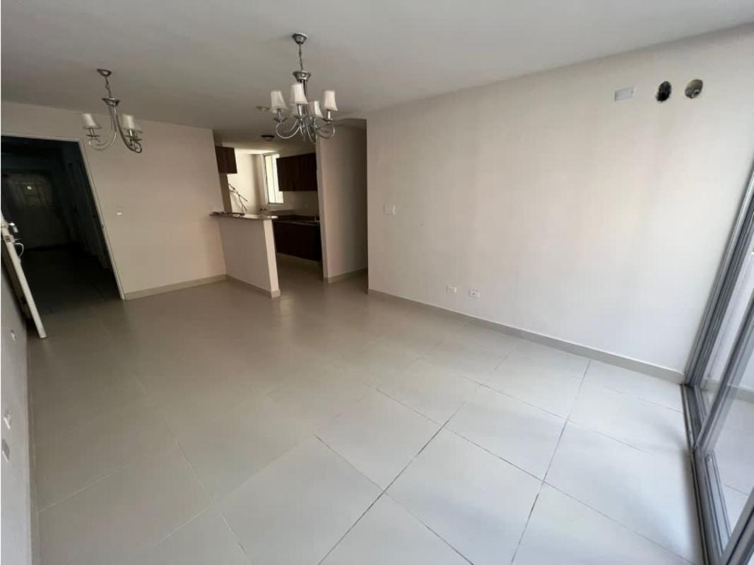 Bright open living dining area with tile floors PH Torre de Toscana Condado del Rey Panama