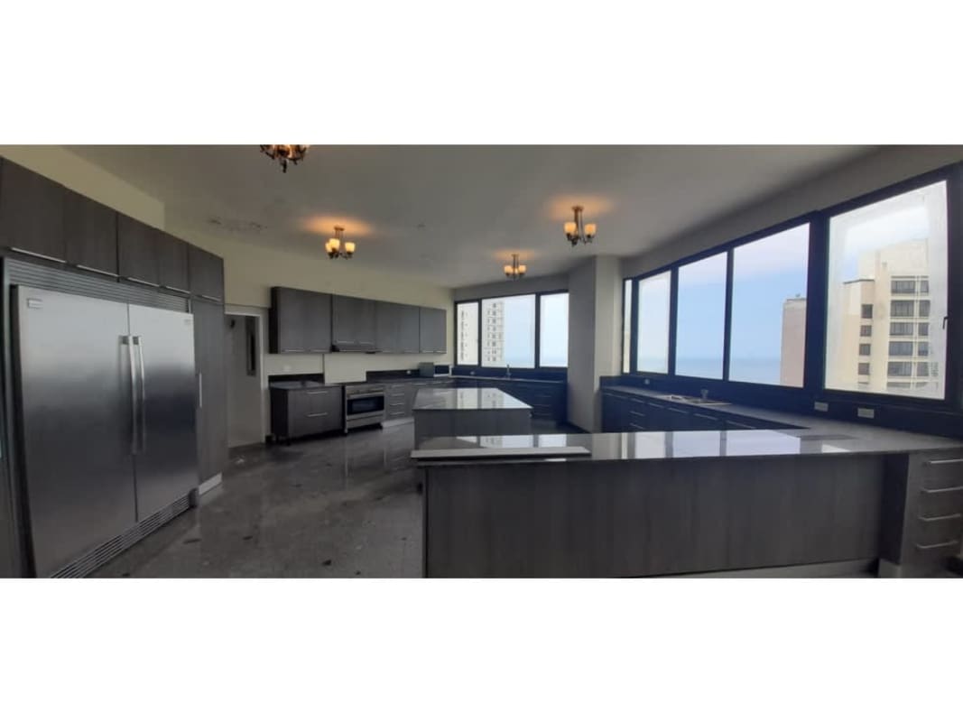 Luxurious Penthouse in PH Royal Palace Punta Paitilla in Panama - View 3