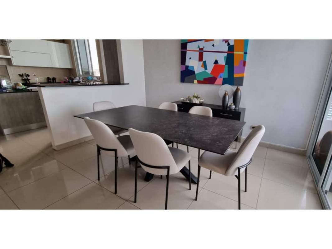 Modern kitchen with granite countertops, L-shaped layout stainless appliances PH Mandarin Bay Panama