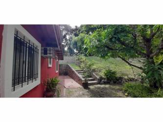 Traditional style kitchen in beach house PH Villas del Sol Panama near Coronado beaches