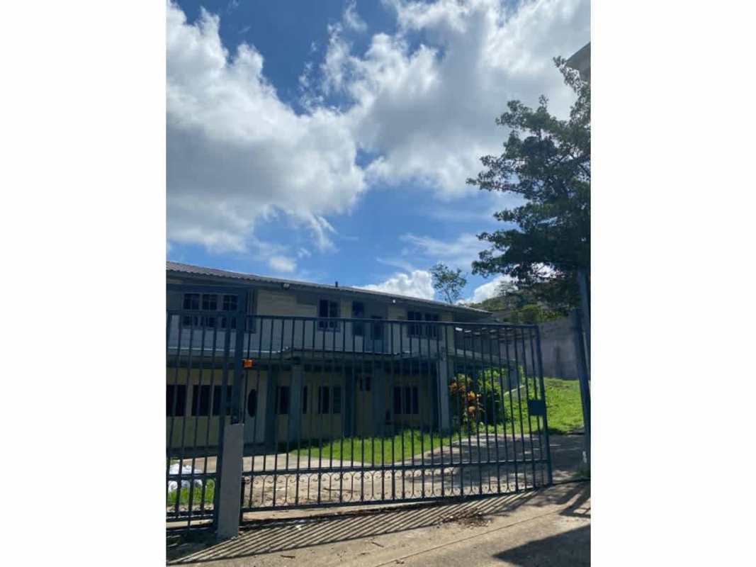 Bright living area with tile floors, ceiling fan for rent in Los Rios Ancón Panama