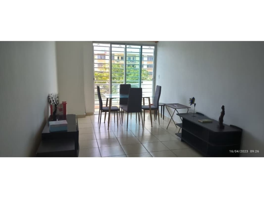 Bedroom featuring built-in closet, tiled floor, window PH Segovia Park Parque Lefevre Panama
