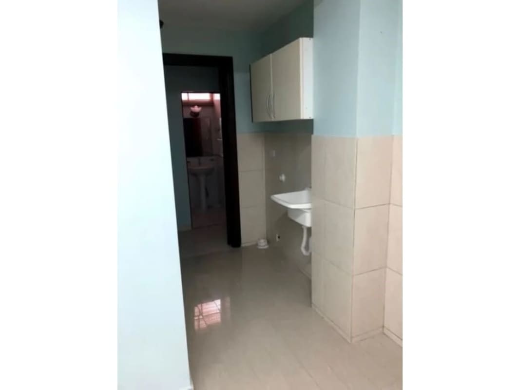 Vacant room with tile flooring, blinds, AC possible office or bedroom Santa Elena Panama