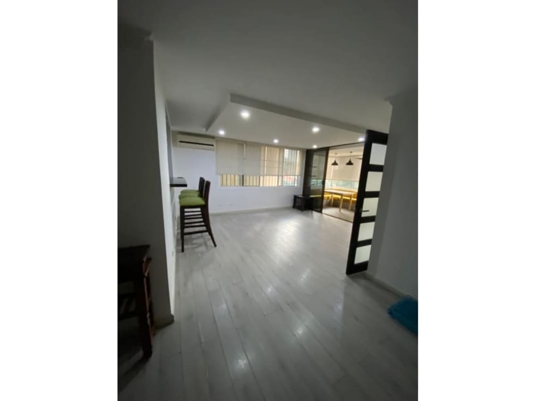 Bedroom with large window AC ceiling fan built-in closet PH Girasol Marbella Panama