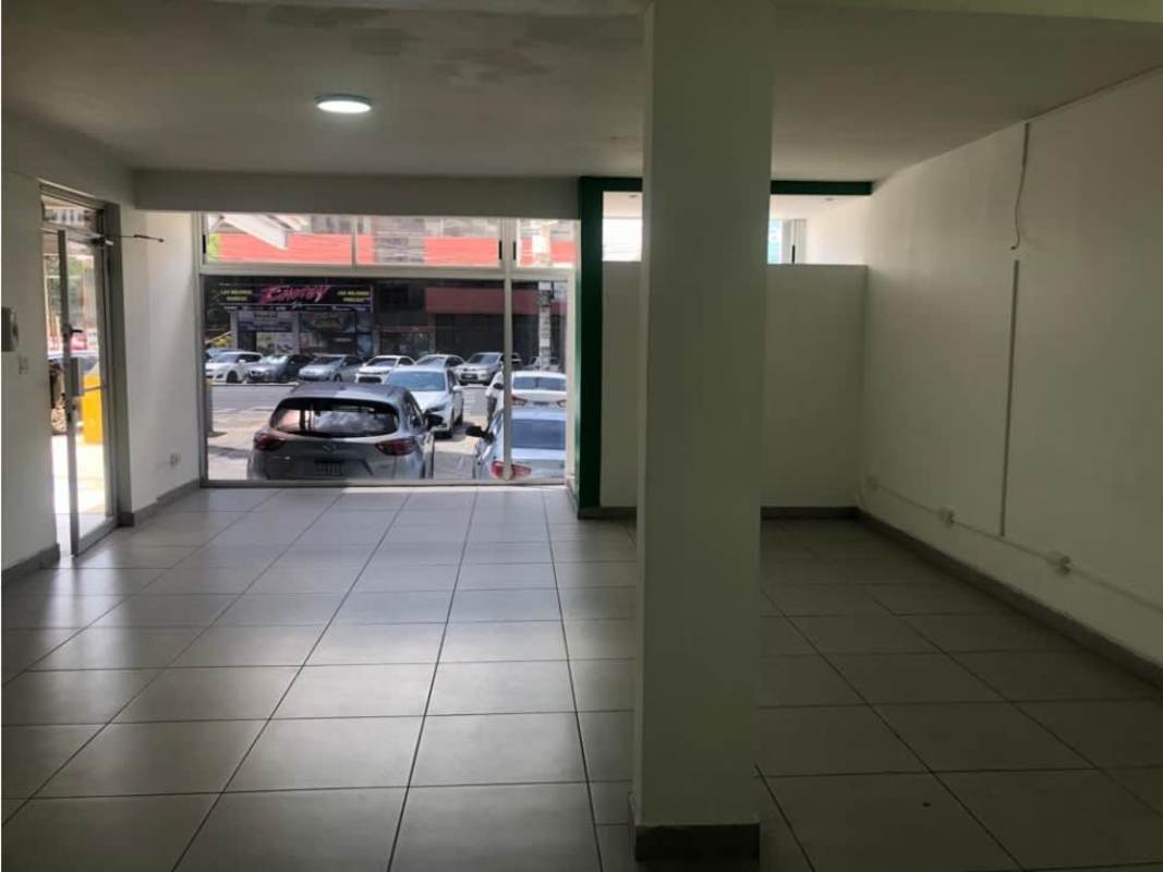 Commercial space with parking spot in PH Laboratorios Clínicos de Sedas Calle 50 Panama City