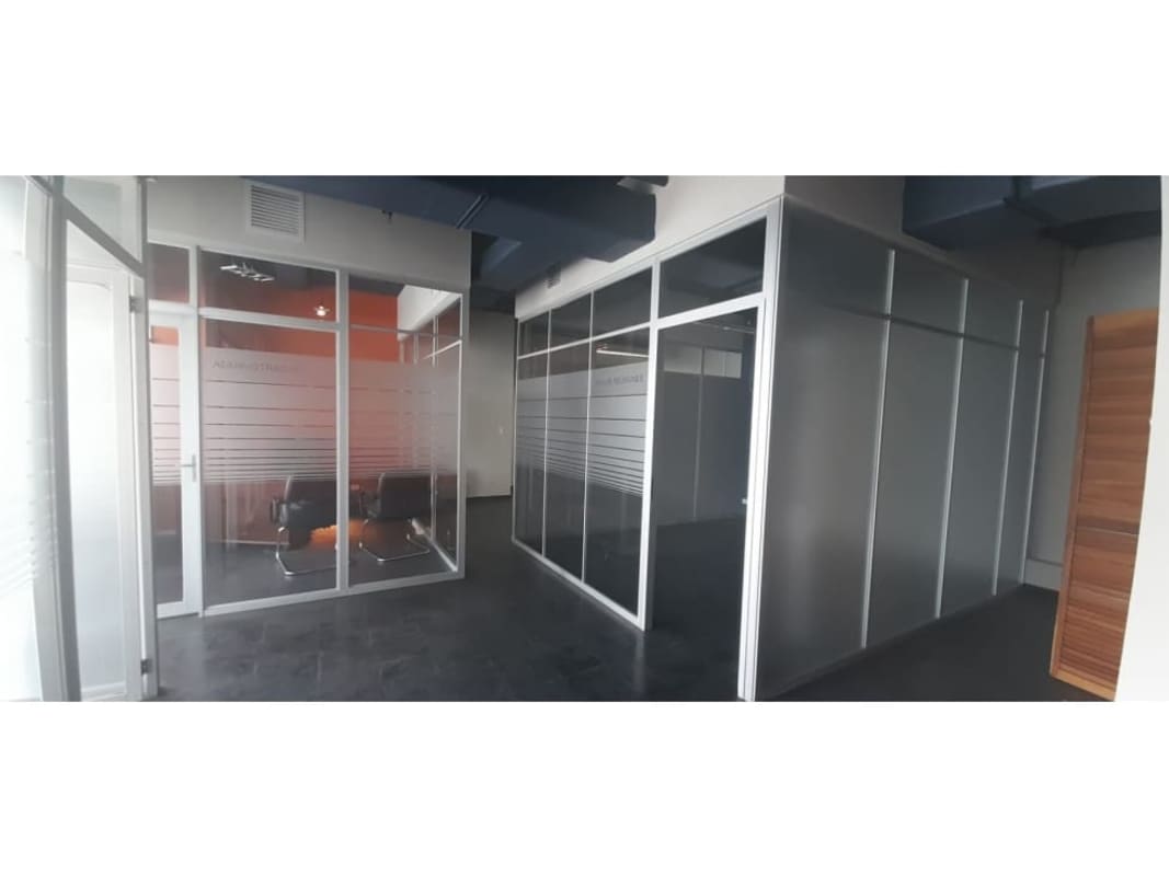 Commercial office with frosted glass partitions PH Global Bank Tower Panama