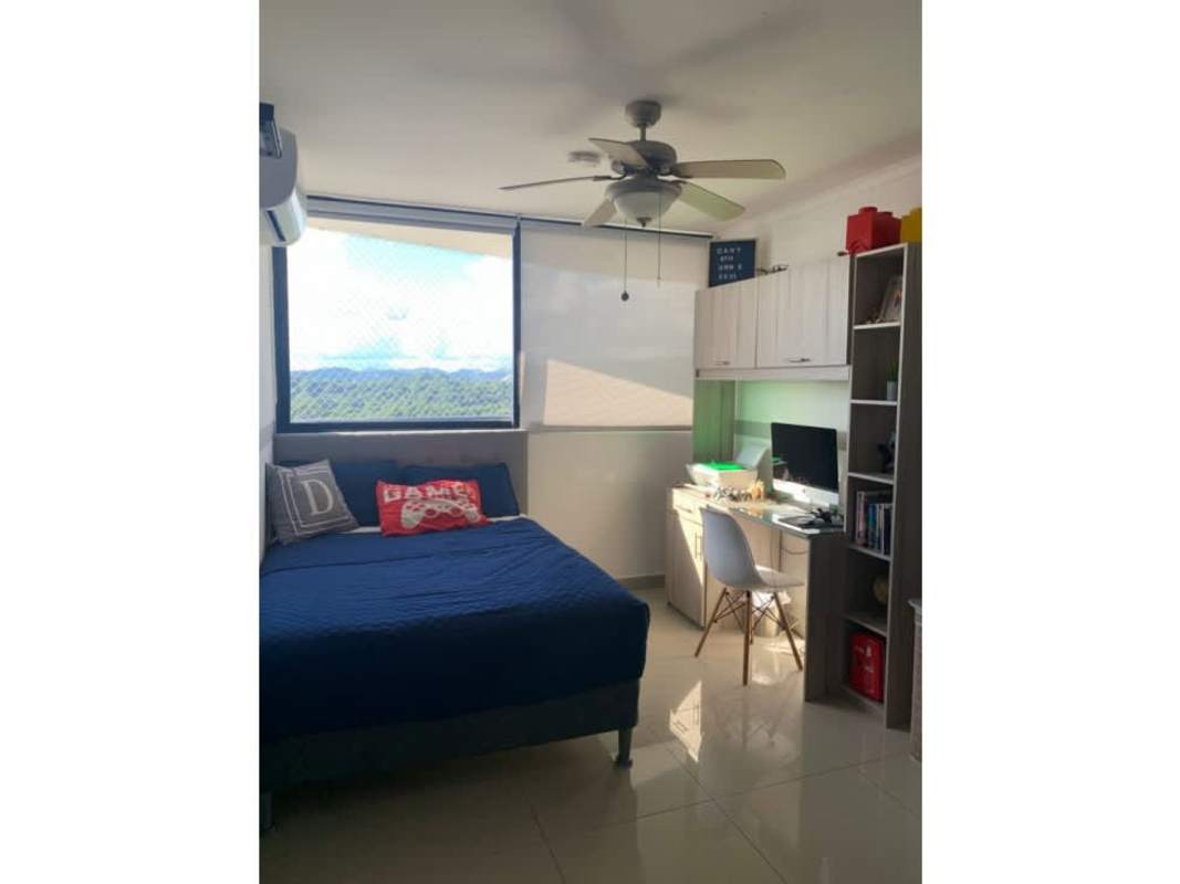 Bedroom with city views and built-in closets PH Portofino Tower Panama