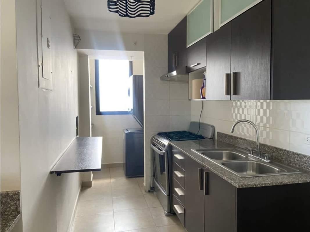 Rooftop pool with panorama city skyline at PH Vista Verde Carrasquilla Panama