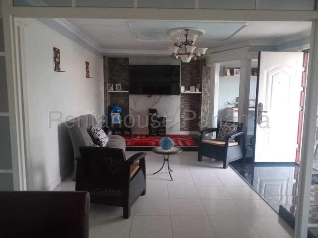 Modern open kitchen with breakfast counter and appliances three bedroom house for sale Panama