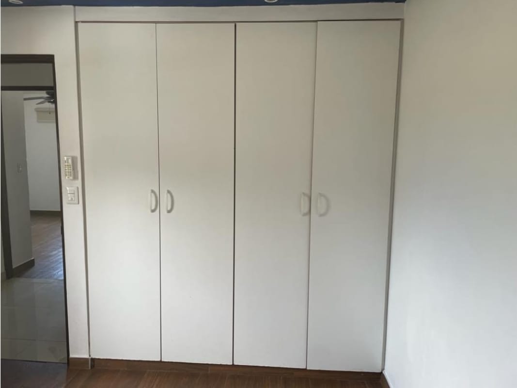 Contemporary bathroom with decorative tiling PH Parque de Toscana Condado del Rey Panama