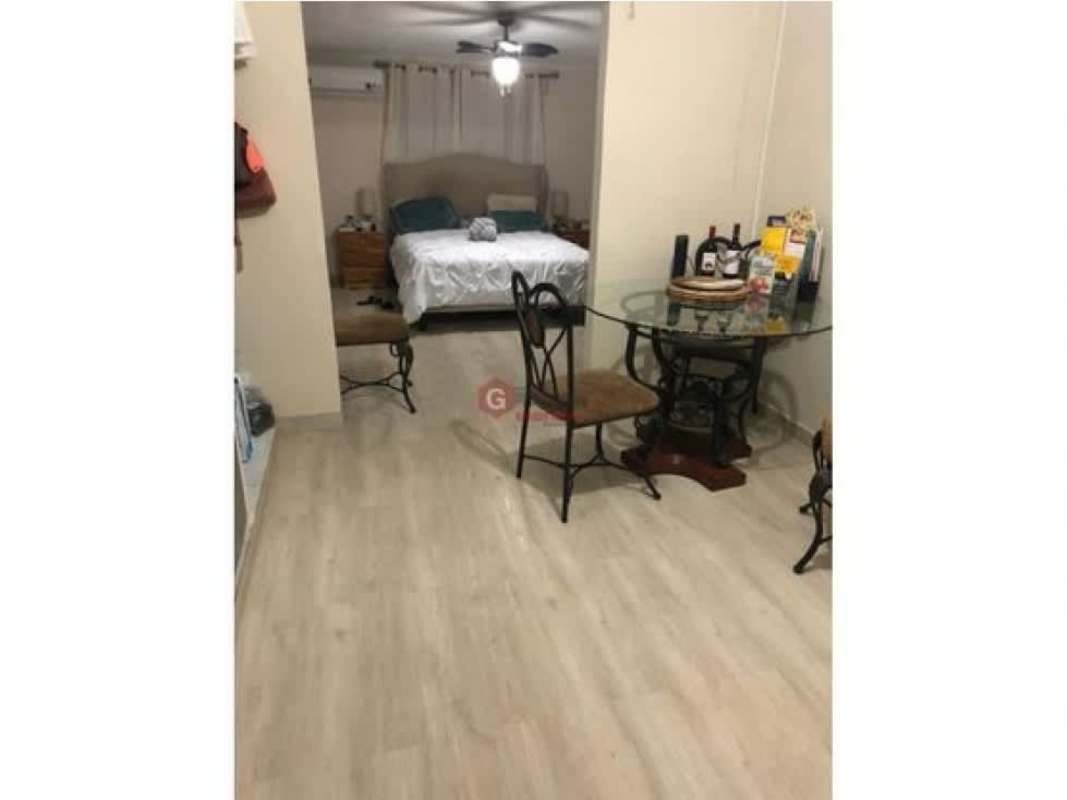 Spacious 5BR Home with Large Lot Las Cumbres Panama