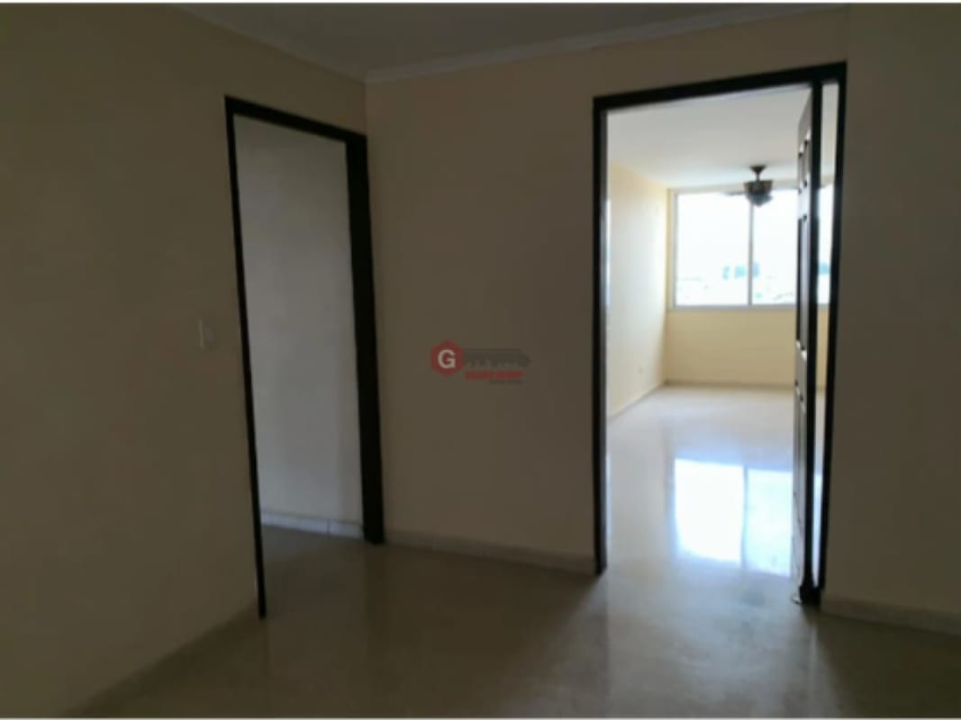 Spacious kitchen with granite countertops, ample storage and breakfast nook in PH Monaco Obarrio