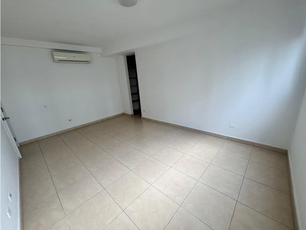 Infinity edge pool oceanfront luxury condo PH Oasis on the Bay Punta Pacifica