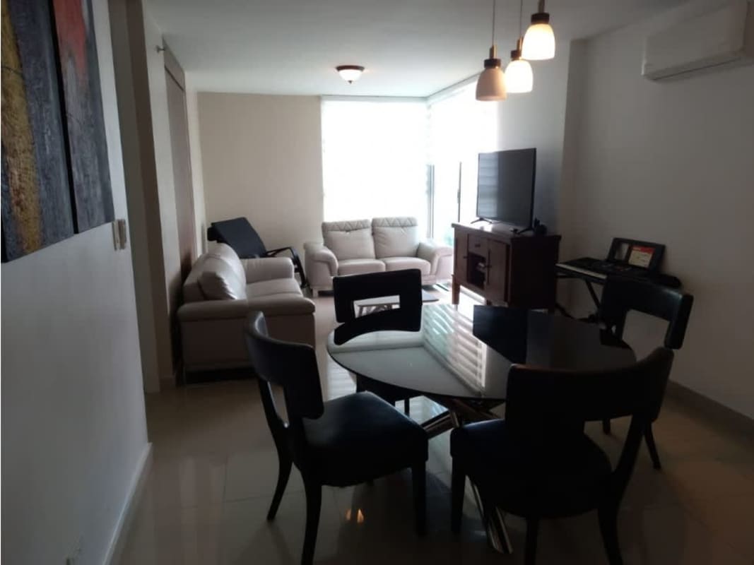 Large bedroom featuring built-in closet, ample window light PH Residencias del Sol Carrasquilla Panama