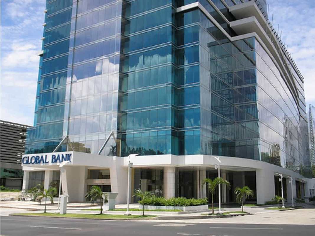 Private enclosed office room glass partitions modern design Torre Global Bank for rent Panama City