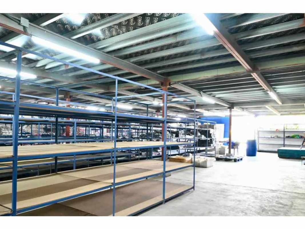 Commercial Warehouse 1990m2 Zone C2 in 12 de Octubre in Pueblo - View 3