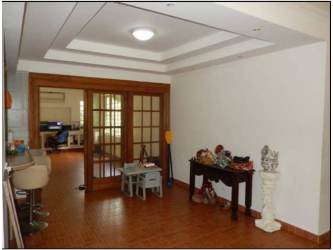 Foyer area with wood doors, ceramic floors and light decor Howard Panama Pacifico