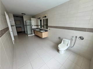 Apartment for Sale in San Francisco - 3 bedrooms