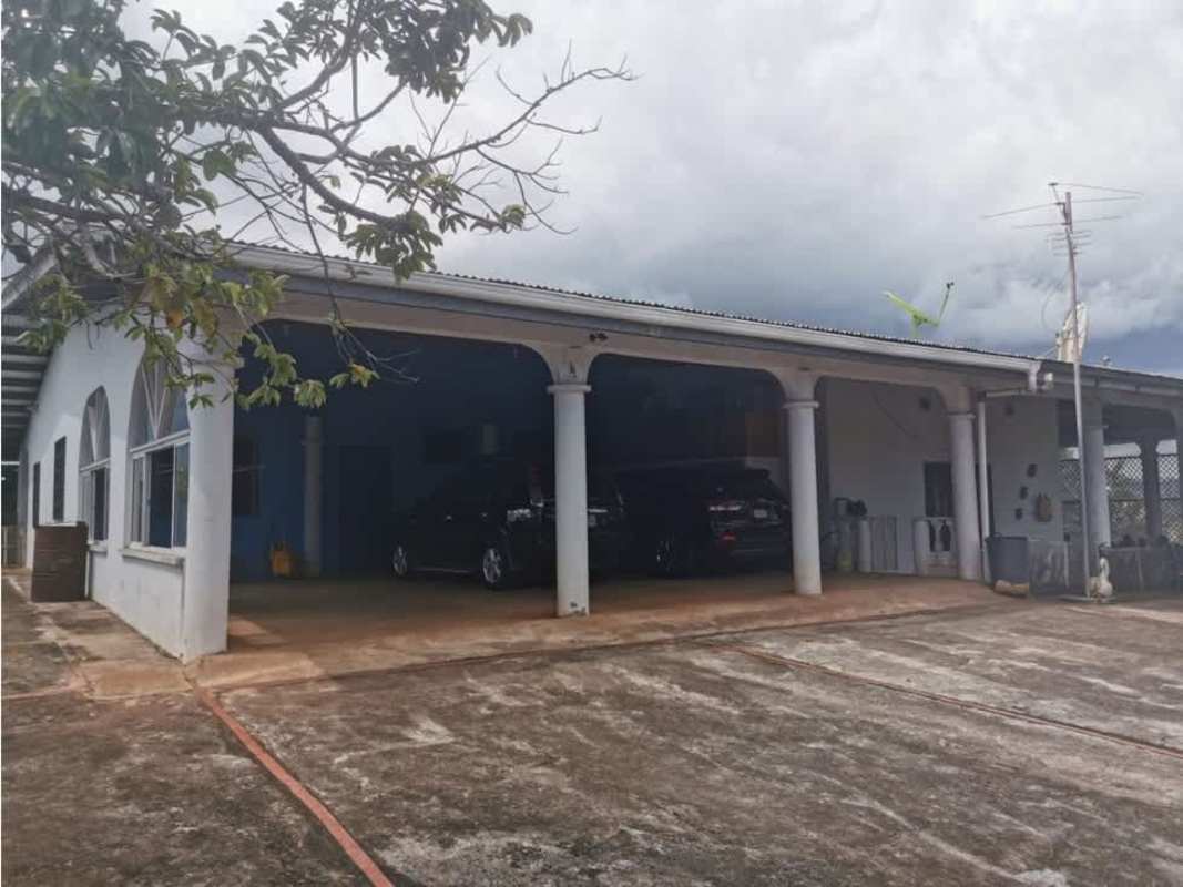House with covered carport and large driveway Chepo La Higuera Panama