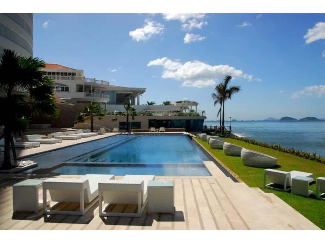 Spacious hallway with marble flooring luxury apartment PH The Point Punta Paitilla Panama