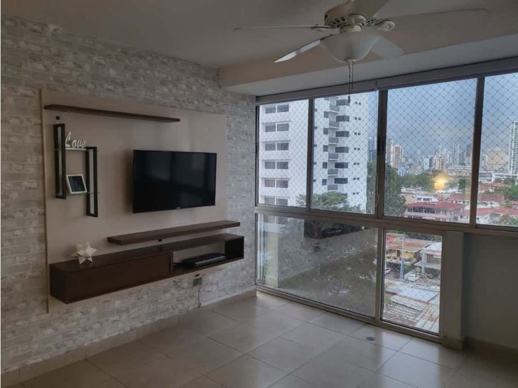 Bedroom with window with city views, ceiling fan and AC PH Fairmont Plaza Panama City