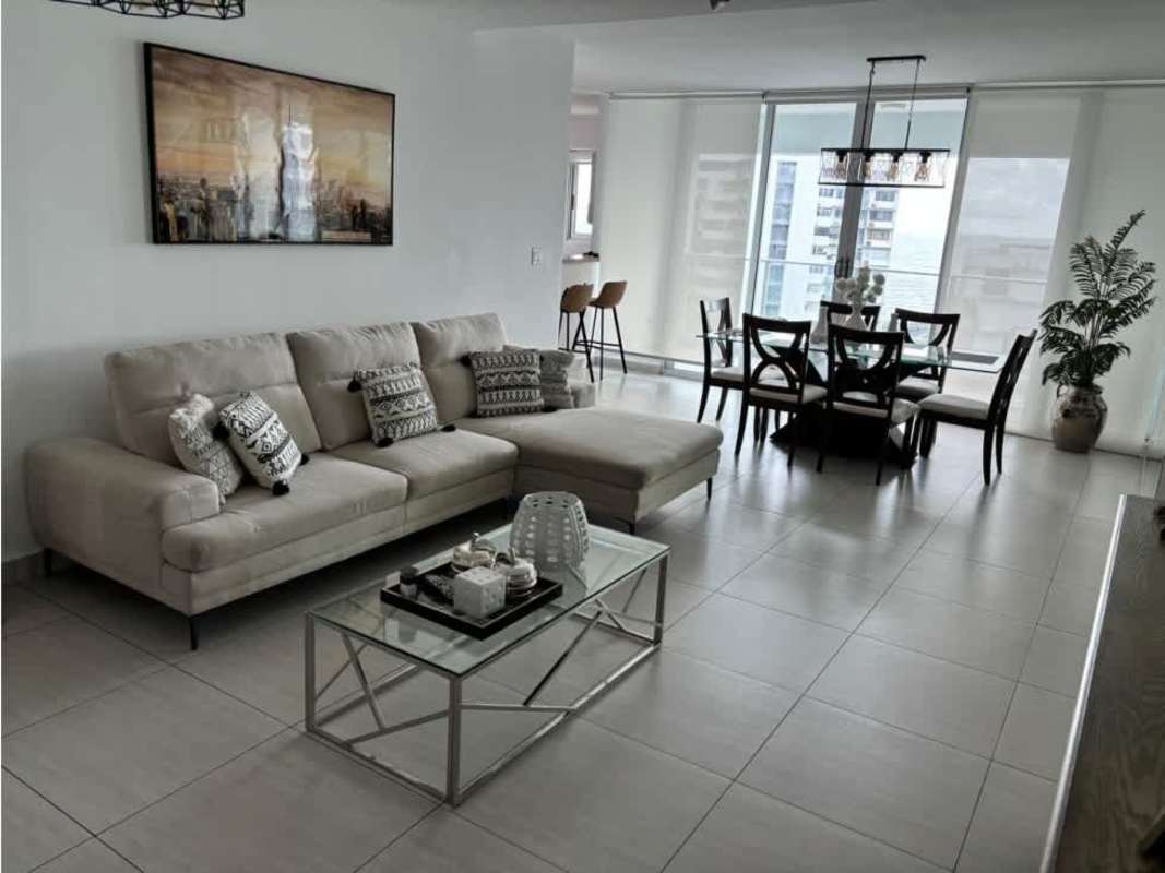 Dining room with panoramic city & ocean views PH Le Mare Coco del Mar Panama